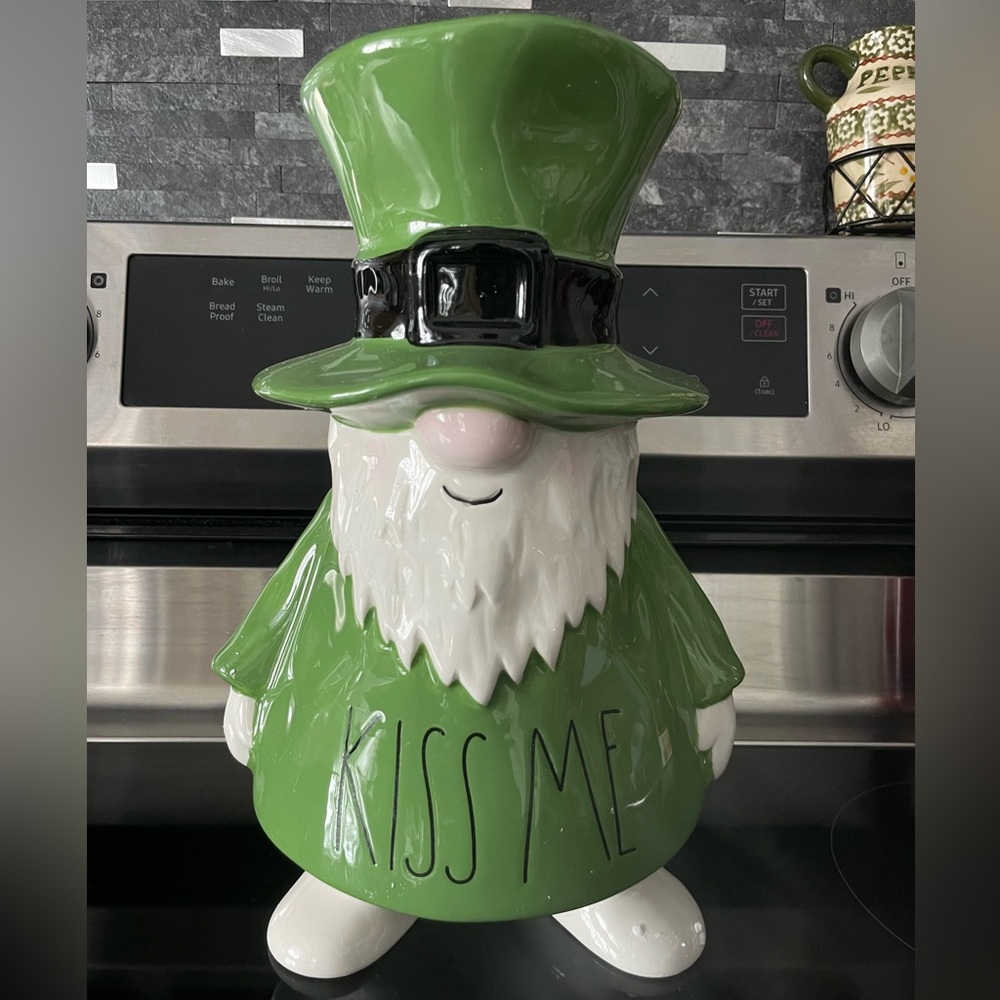 FLASH SALE!!! NIB 12”  Rae Dunn "KISS ME" XL Leprechaun Gnome St Patricks Day